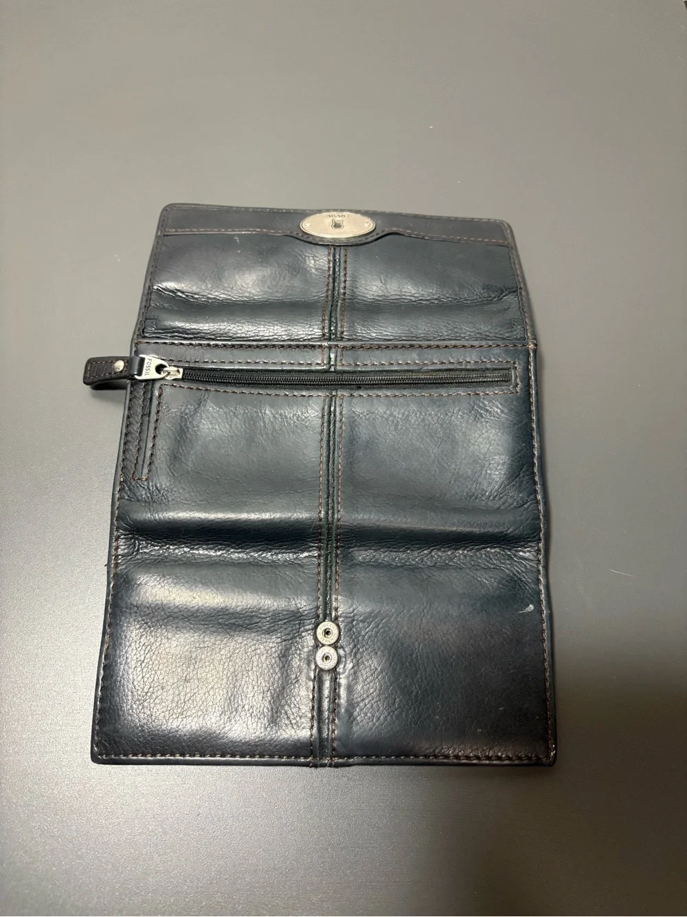 FOSSIL Vintage Dark Gray Leather Clutch Wallet with Metal Keyhole Logo